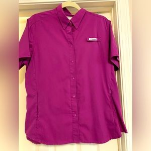 Columbia Women’s Tamiami Ss Color: Wild Fushia. Size: XL, but wears like a L